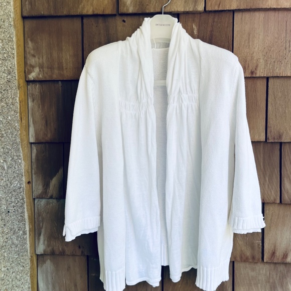 White 💯 Cotton Cardigan with Draped Detail on Front - Picture 4 of 10